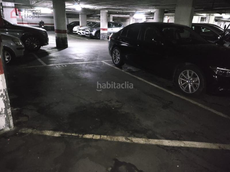 Foto 46013377-ee21-4f43-bac3-e107119636c6. Parking coche parking bien situado en el paseo de la zona franca. en Barcelona