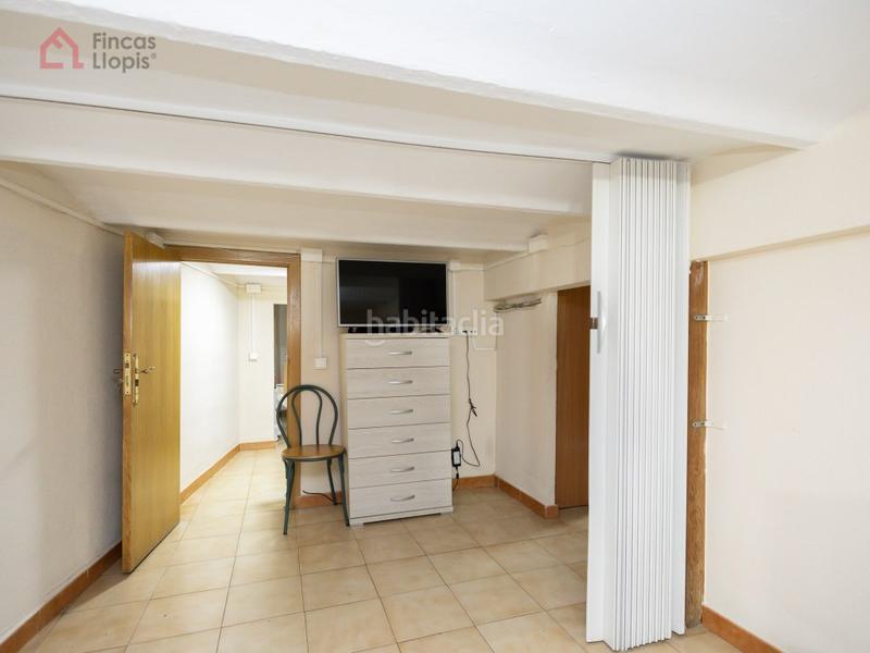 Foto 2e7ecd10-6726-4487-a16f-ba380f4e0072. Local comercial a calle encuny 1-b a La Marina del Prat Vermell Barcelona