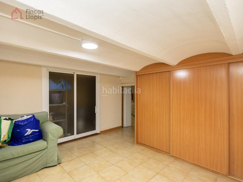 Foto 4599284b-df2b-4613-afd7-f74e9531eded. Local comercial a calle encuny 1-b a La Marina del Prat Vermell Barcelona