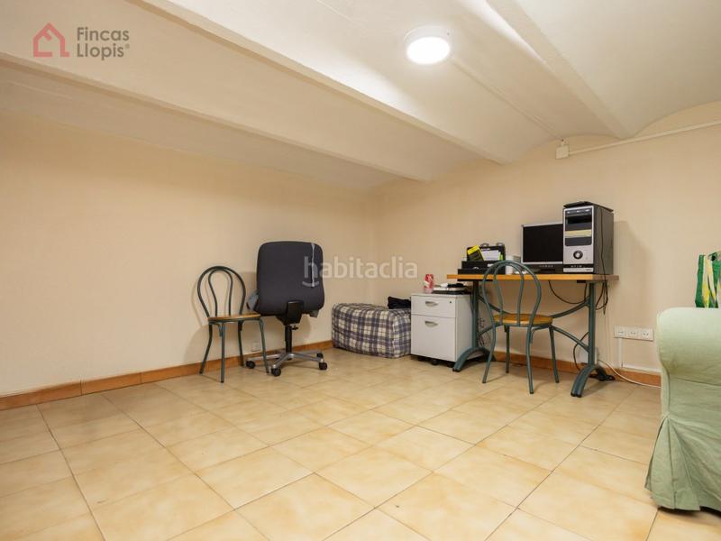 Foto 4b9bf7d2-85c6-4d2b-939c-5f3daf79b9fa. Local comercial a calle encuny 1-b a La Marina del Prat Vermell Barcelona