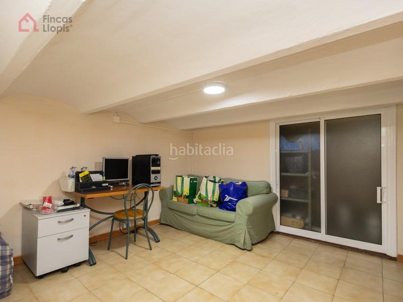 Foto b178ba08-0bf5-4c0d-8549-497a97c9a96c. Local comercial a calle encuny 1-b a La Marina del Prat Vermell Barcelona