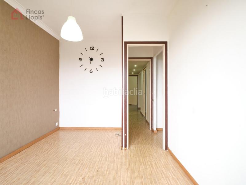 Foto a0bd5213-f56c-4e90-bd49-75baf27a2c31. Piso en calle cartagena 387 oportunidad a reformar, exterior con vistas en Barcelona