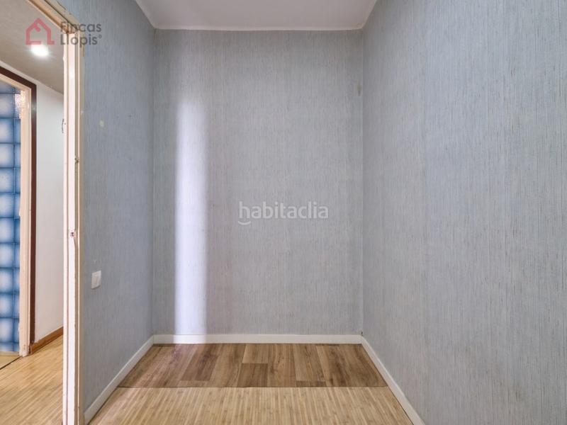 Foto c20a9b67-4b5e-4dae-ab5a-e5f209179e66. Piso en calle cartagena 387 oportunidad a reformar, exterior con vistas en Barcelona