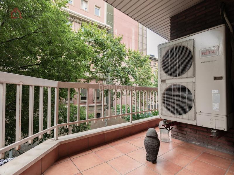 Foto 7dadfec0-6b6f-4b97-b298-5a699e7f7f58. Piso para entrar a vivir reformado con balcón en L´Antiga Esquerra de l´Eixample Barcelona