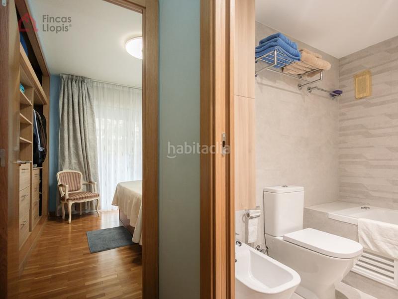 Foto c19e9a1c-7ed6-4540-aa90-d4537da72189. Piso para entrar a vivir reformado con balcón en L´Antiga Esquerra de l´Eixample Barcelona