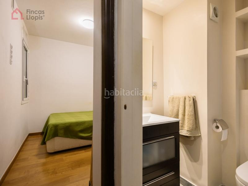 Foto e16b7d2a-e3e8-4c1d-8f4f-9a01d86931fd. Piso para entrar a vivir reformado con balcón en L´Antiga Esquerra de l´Eixample Barcelona