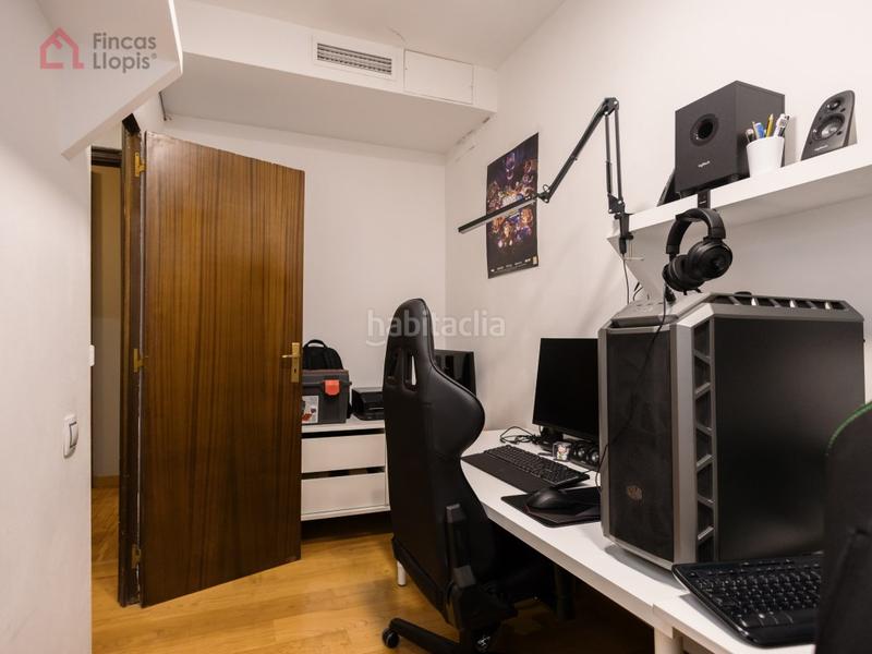 Foto e338fbab-5595-455f-bce2-0f3721fbe764. Piso para entrar a vivir reformado con balcón en L´Antiga Esquerra de l´Eixample Barcelona