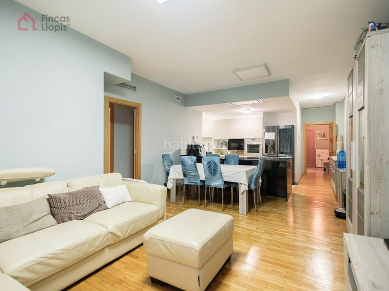 Foto fece4175-2d85-4d32-b5d7-ee836a7f2705. Piso para entrar a vivir reformado con balcón en L´Antiga Esquerra de l´Eixample Barcelona