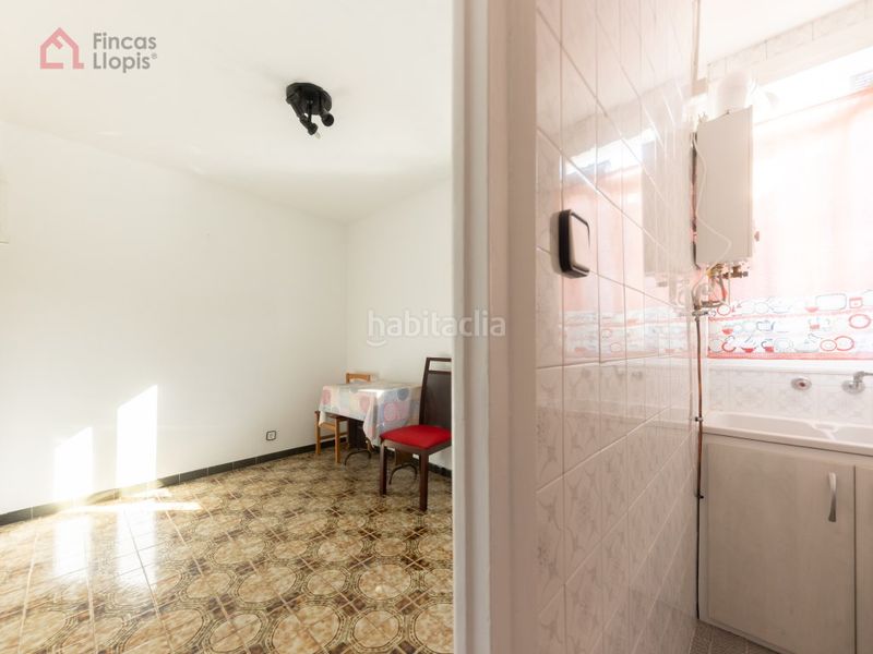 Foto ebb8ec9b-2003-4166-8ef5-8a7857adf6bc. Pis a Sants-Badal Barcelona