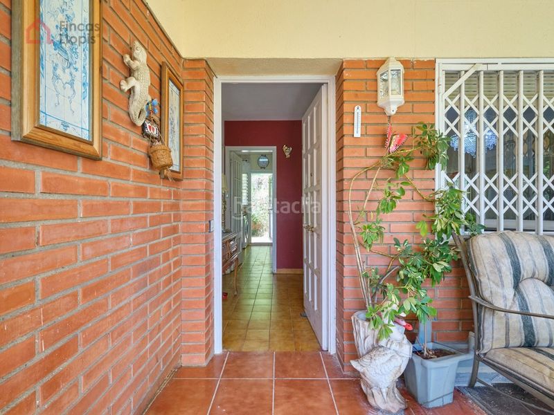 Foto 39718363-48e0-4c69-8bcc-73d61667c2a1. Casa amb calefacció aparcament a Corbera de Llobregat