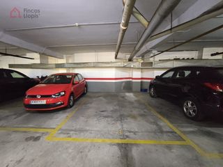Autoparkplatz in Calle mare de deu de port 265. Plaza de parking en farrero