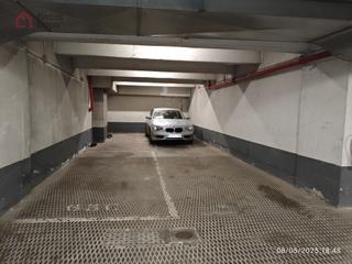 Aparcament cotxe a Calle fisica 12. Plaza de parking muy grande