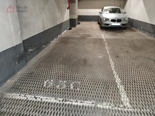 Parking coche en Calle fisica 12. Plaza de parking muy grande