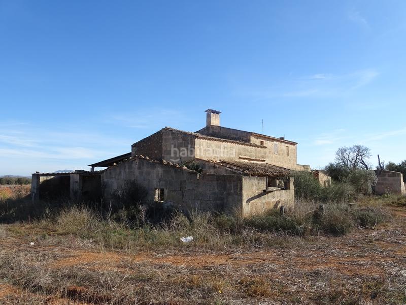 Foto 54d99275-70d6-432b-b44c-0436b3396027. Casa amb xemeneia a Campos