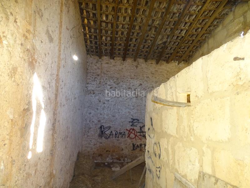 Foto 737feda3-ccd7-43ec-a6d6-1ed868bf4f53. Casa amb xemeneia a Campos