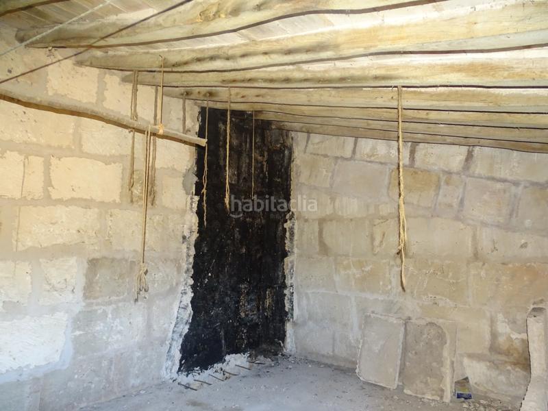 Foto 9f751325-905e-44f0-b3d2-5f31fca60fc8. Casa amb xemeneia a Campos