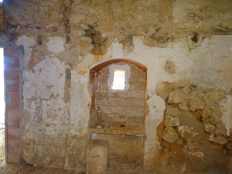 Foto 4305e081-d85f-4be3-89bf-31800d33a003. Masia amb xemeneia a Campos