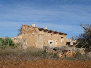 Masia a Campos. Finca entre campos y santanyi de 22.000 m2, con edificaciones