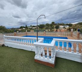 Miete Bauernhof in Cártama. Cártama campo casa rústica 4 dormitorios, 2 baños