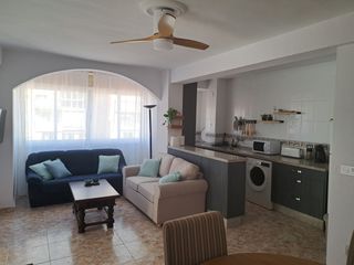 Location Appartement à Calle amadeo vives 4. Málaga 3 dormitorios, 1 baño para empresas