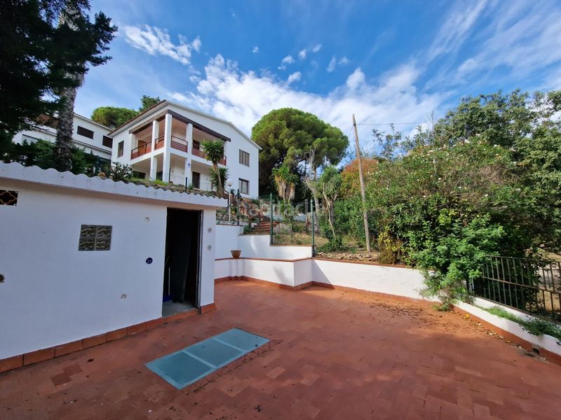 Foto 8c57de12-c2e3-4459-8b2b-8ae59ae7bf72. Casa amb aparcament a Montgoda Lloret de Mar