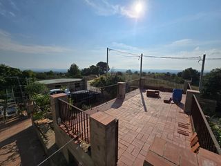 Casa en Castellv� de la Marca. Casa rodeada de zona verde