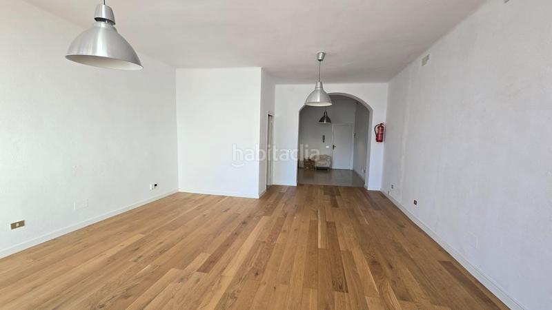 Foto 6415bbdb-a6ec-4d75-9636-837218500abc. Alquiler oficina muy luminoso y amplio espacio en Mataró