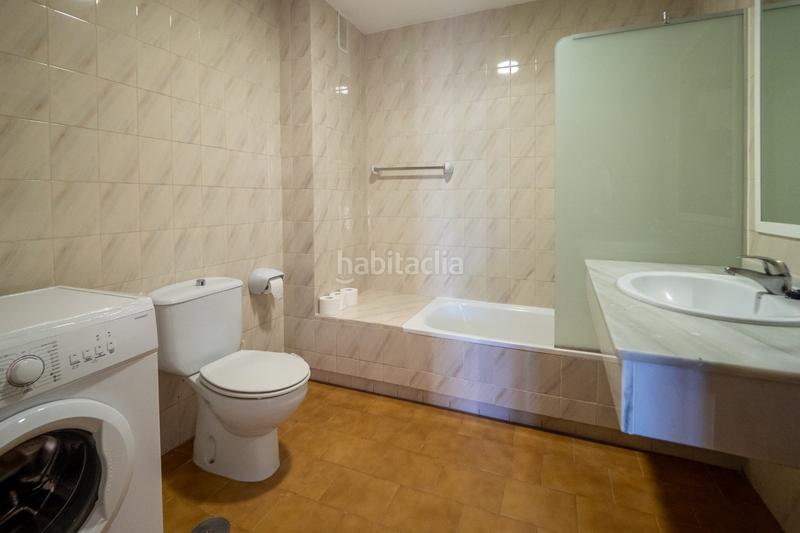 Foto 60a5b49b-9d5e-4ae8-b66b-05b50b2edffc. Apartamento en paseo marítimo rey de españa 96 magnifico apartamento en primera linea de playa totalmente reformado en Fuengirola