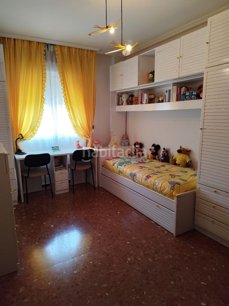 Foto a2fa5887-c1a6-42ff-bcc0-2811c52ba358. Casa adossada amb aparcament a Centro Mérida