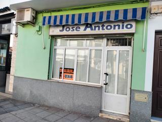 Location Local commercial à Calle pilar 12. Local en el centro del pueblo