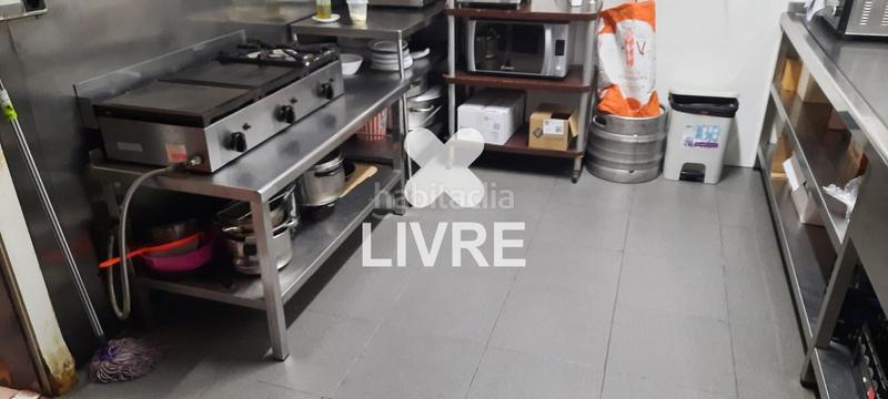 Foto 5f02a46a-bea0-498d-8dd0-e142cc682dbc. Traspàs local comercial a Centre Badalona