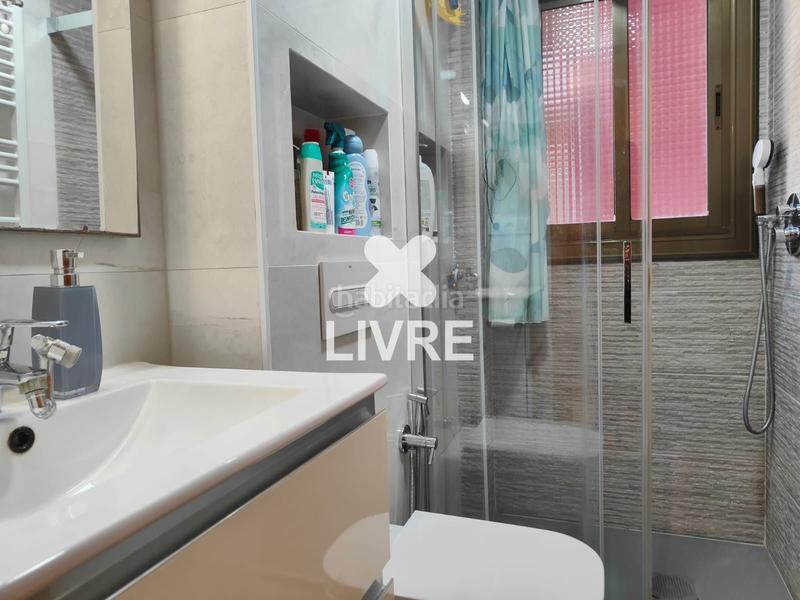 Foto c7c3c1cd-3c33-4f74-ae86-7de4561fb5a7. Piso  reformado de 3 habitaciones, ascensor y balcón en Gavà