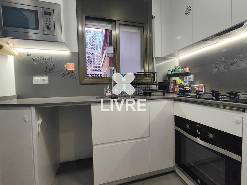 Foto f97d5412-01aa-42d2-8228-b0e5c34eb01c. Piso  reformado de 3 habitaciones, ascensor y balcón en Gavà