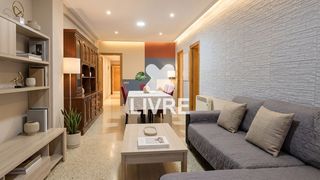 Flat  Cristofol raventos. Piso amplio de 4 dormitorios y luminoso con balcón en el corazón