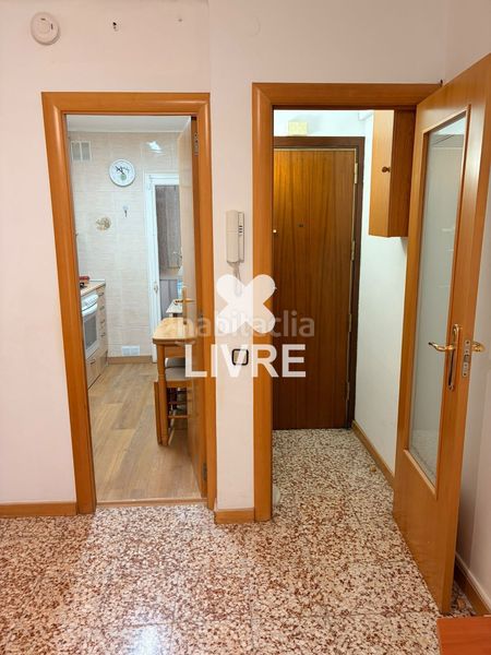 Foto eca52d6f-747f-4308-b132-3c2626886618. Pis a Finestrelles Esplugues de Llobregat