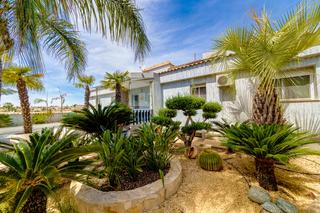 Maison à San Fulgencio. Impresionante villa en estilo moderno en san fulgencio