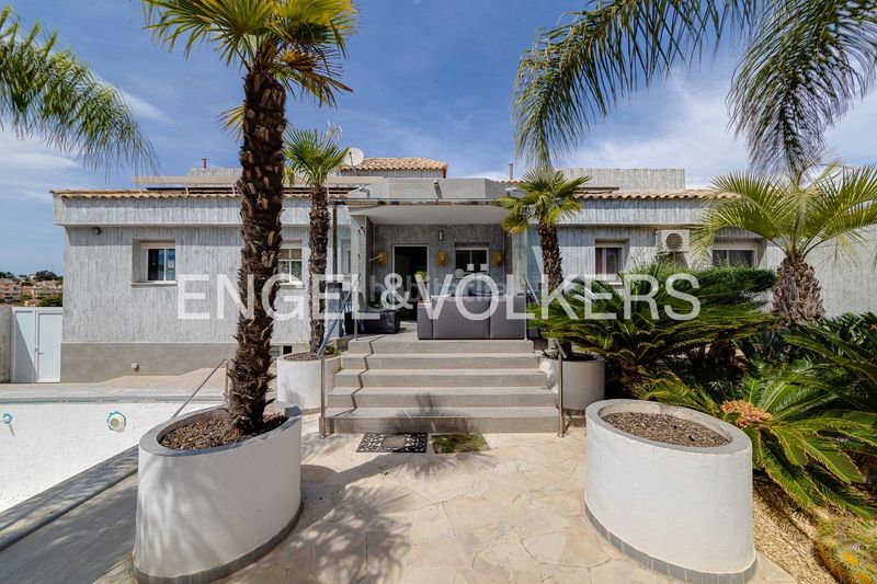 Foto 3df562b9-50b3-4e97-a695-ef22b6864912. Casa impresionante villa en estilo moderno en San Fulgencio