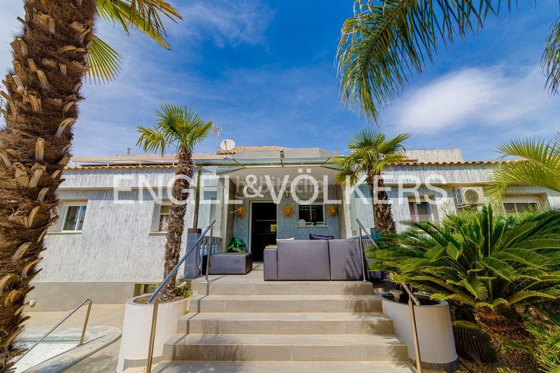 Foto e9f578c5-9254-4435-bc96-c241e973e5d2. Casa impresionante villa en estilo moderno en San Fulgencio