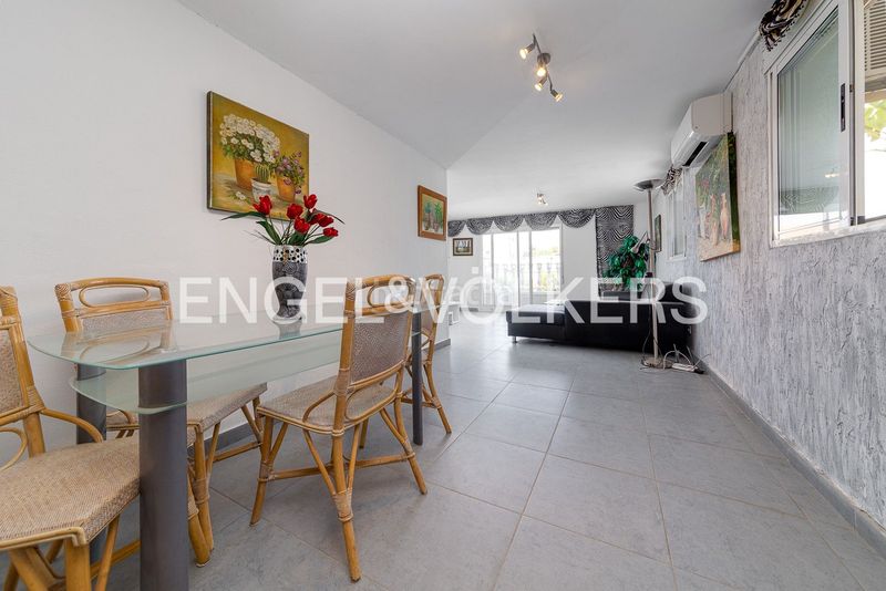 Foto f2e5e6b0-8cd0-4b53-bed2-e192745b7c04. Casa impresionante villa en estilo moderno en San Fulgencio