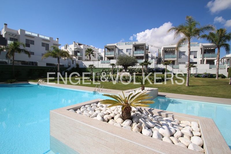 Foto 27f45ef2-77fe-44a6-880b-03958df0cf02. Pis amb calefacció aparcament piscina a Los Balcones-Los Altos Torrevieja