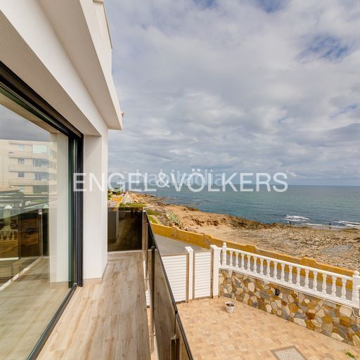 Foto 601ce869-96e7-48e4-8bcd-6f52f9a91d03. Casa amb calefacció aparcament piscina a Miramar - Torre del Moro Torrevieja