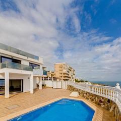Maison à Miramar - Torre del Moro. Villa moderna en primera linea en la mata