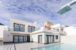 Masía en San Miguel de Salinas. Villas de lujo con increibles vistas en san miguel