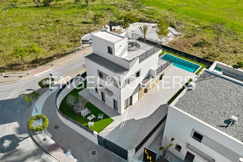 Foto 0d99bd3d-6099-4d41-8c8c-c4d7457c1ce0. Casa amb calefacció aparcament piscina a San Miguel de Salinas