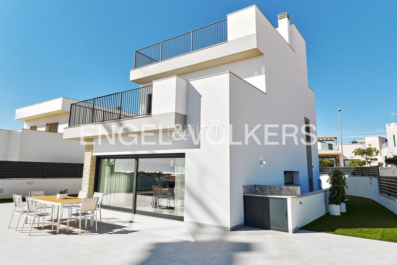 Foto f0209ad7-f8bf-4c2f-8c38-e5b1767d447b. Casa amb calefacció aparcament piscina a San Miguel de Salinas