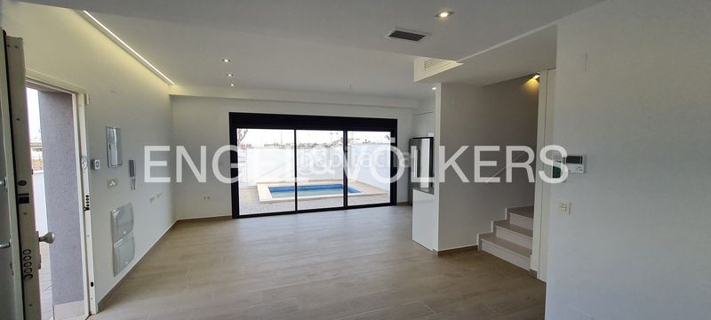 Foto a8e4c3c7-83d4-40da-a709-42580eb106bf. Casa amb calefacció aparcament piscina a Villamartín-Las Filipinas Orihuela