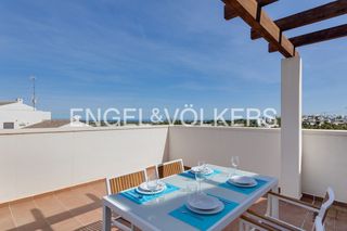 Ático en Lomas de Campoamor - Las Ramblas. Ático con vistas al mar en las colinas golf