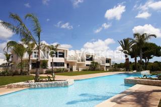 Apartament a El Pinar de Campoverde. Bungalows de obra nueva en lo romero golf