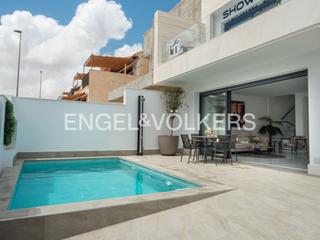 Casa en San Pedro del Pinatar. Chalet de obra nueva con piscina en s. pedro del pinatar