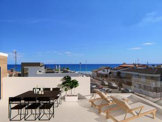 Casa en Los Europeos. Chalet moderno de obra nueva en la playa de la matatorrevieja